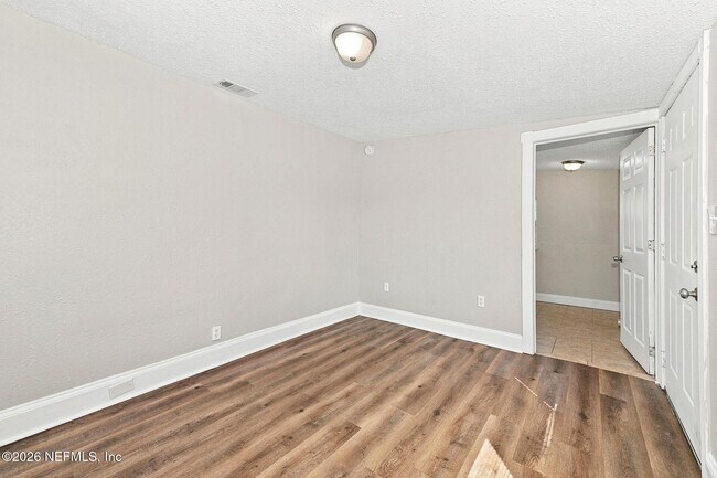 Building Photo - 9776 Hogan Rd