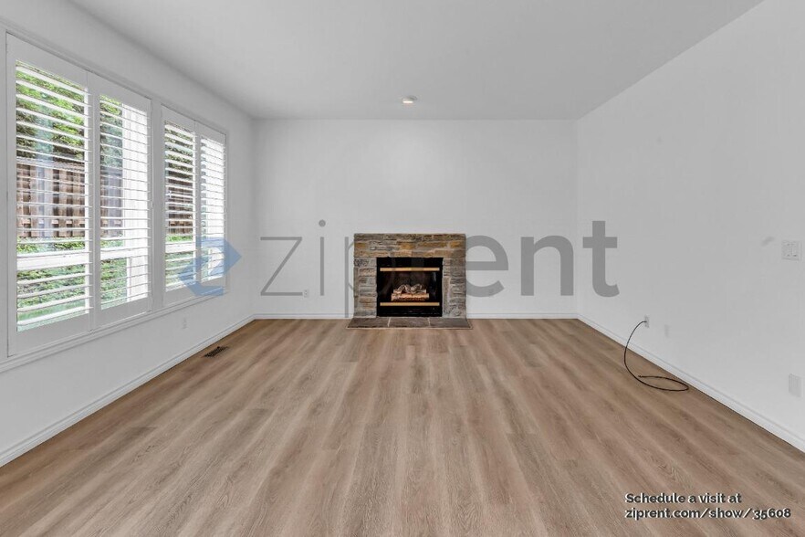 Building Photo - 13139 SW Wellington Pl