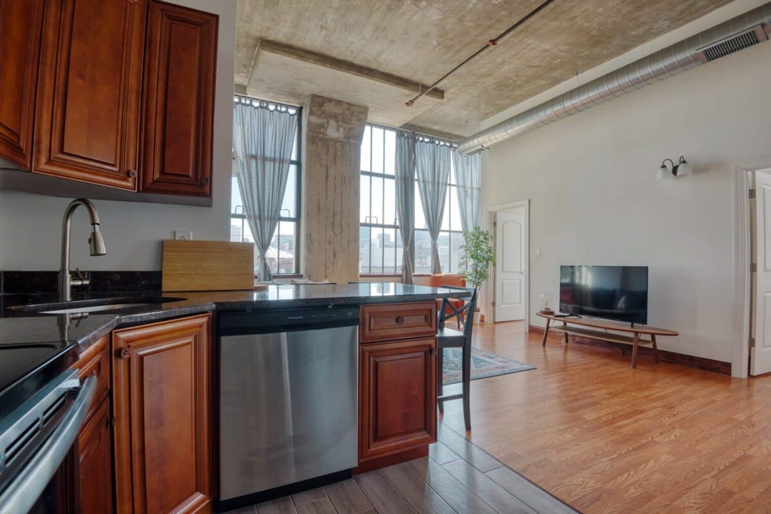 Building Photo - 525 N 11th St