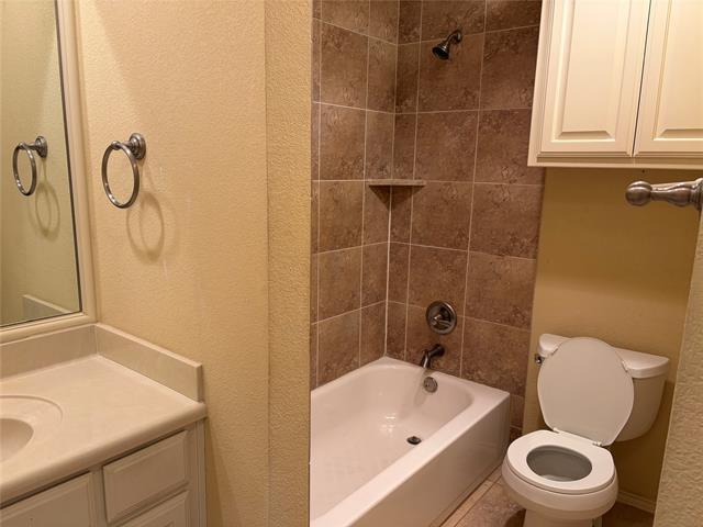 Building Photo - 2428 Chestnut Way