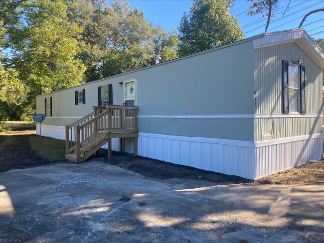 Primary Photo - 937 McFadden St