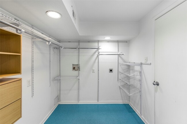 Building Photo - 1310 Harbor View Dr