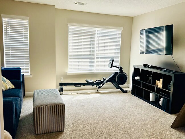 Building Photo - 554 Thorp Circle