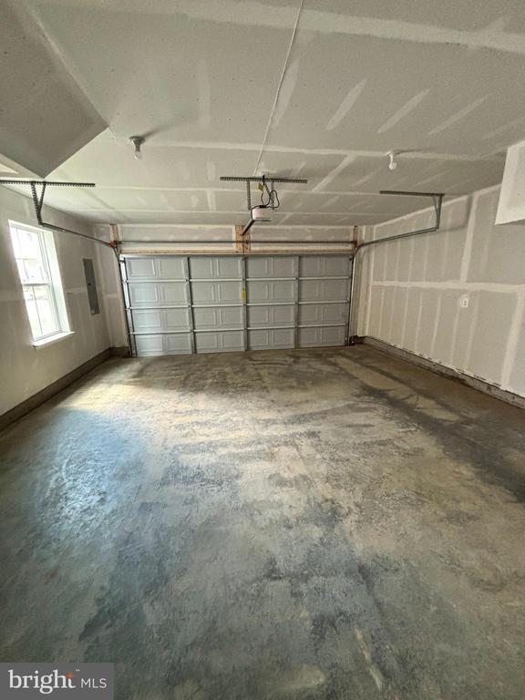 Building Photo - 293 Mineral Springs Rd