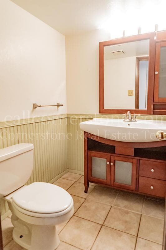 Building Photo - 3427 Clubheights Dr