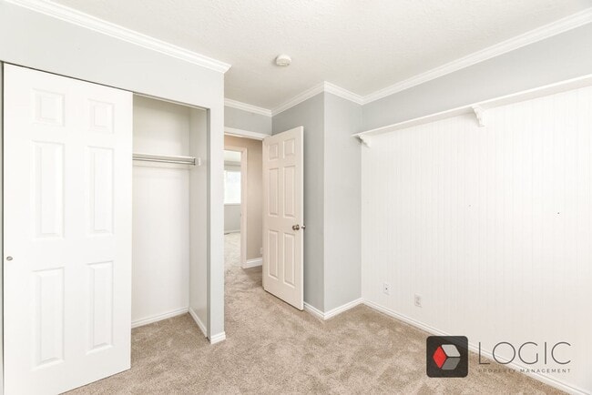 Building Photo - 835 W 2400 N St