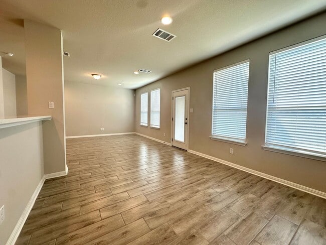 Building Photo - COMING SOON - MID MAY