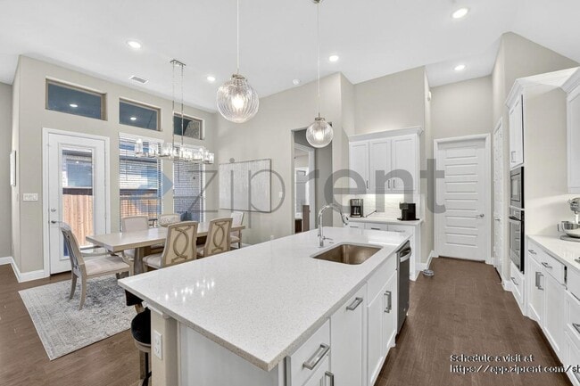 Building Photo - 7313 Zachery Dr