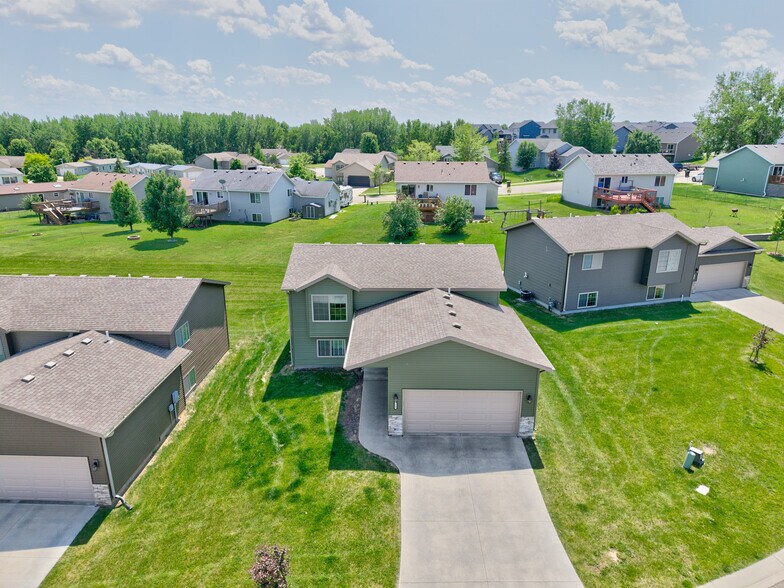 Building Photo - 3948 Orchardview Ln NW