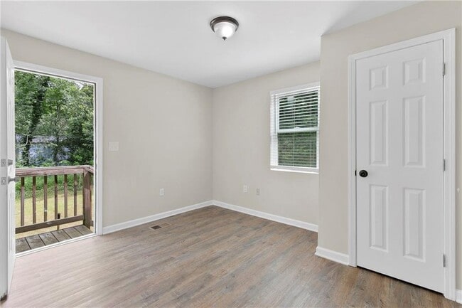 Building Photo - 2343 Carver Dr NW