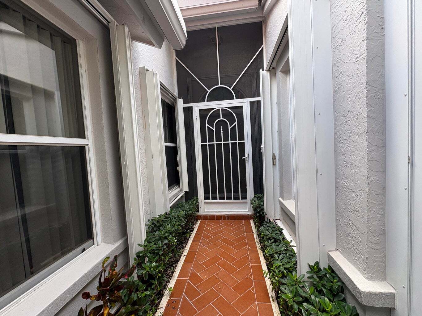 Building Photo - 7702 Majestic Palm Dr