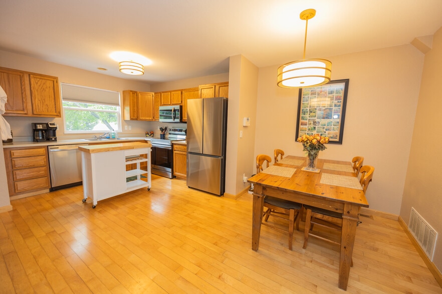 Kitchen and Dining Area - 6270 Everett Ct