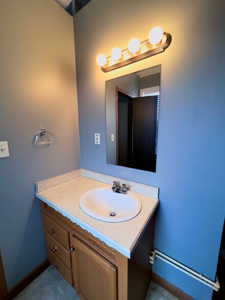 Building Photo - 15 Park Cir