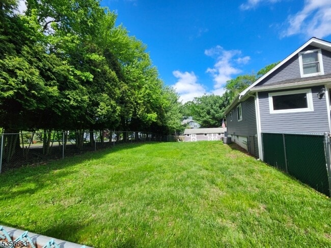 Building Photo - 204 Rifle Camp Rd