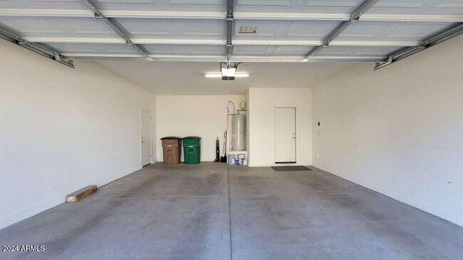 Building Photo - 15733 W Polk St