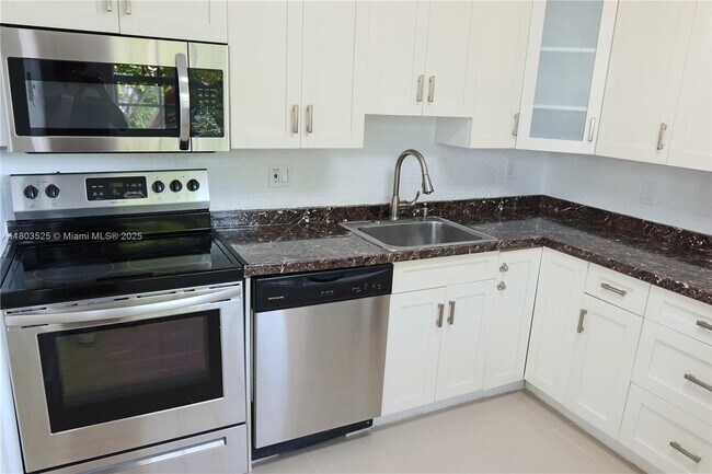 Building Photo - 21121 SW 85th Ave