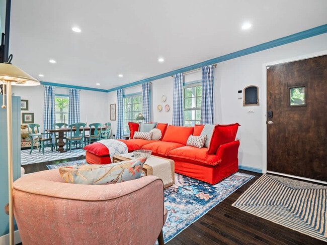 Building Photo - 3815 Ellendale Rd