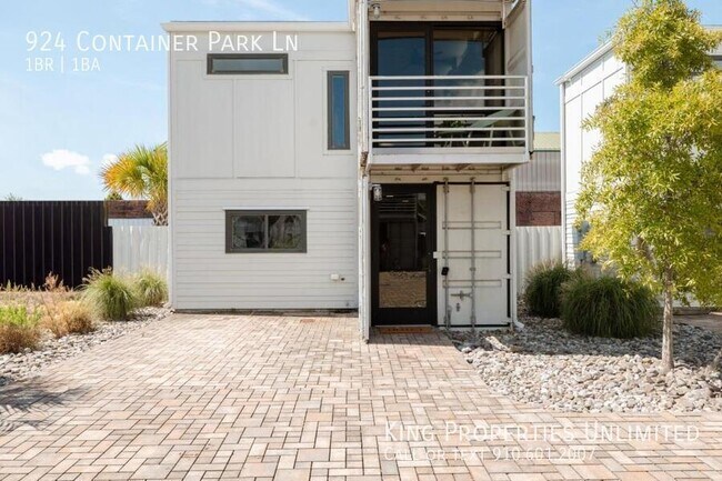 Building Photo - 924 Container Park Ln
