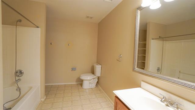 Building Photo - 2110 Rose May Dr