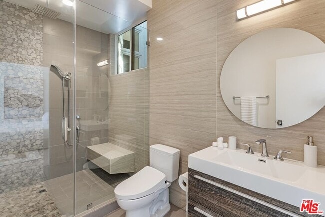 Building Photo - 703 N Maple Dr