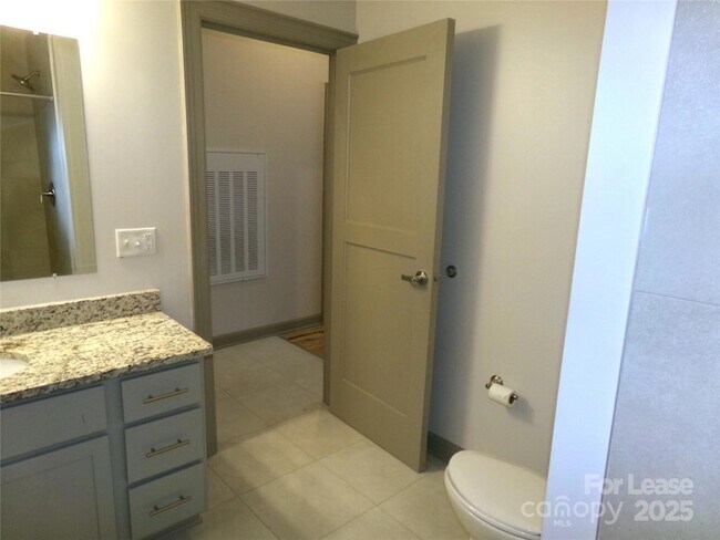 Building Photo - 197 N 2nd St