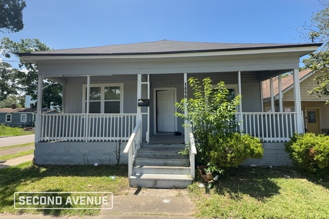 Building Photo - 1456 W 7th St