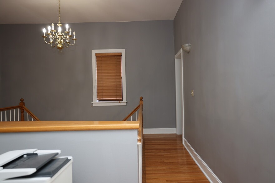 Second Floor - 852 Lincoln Ave