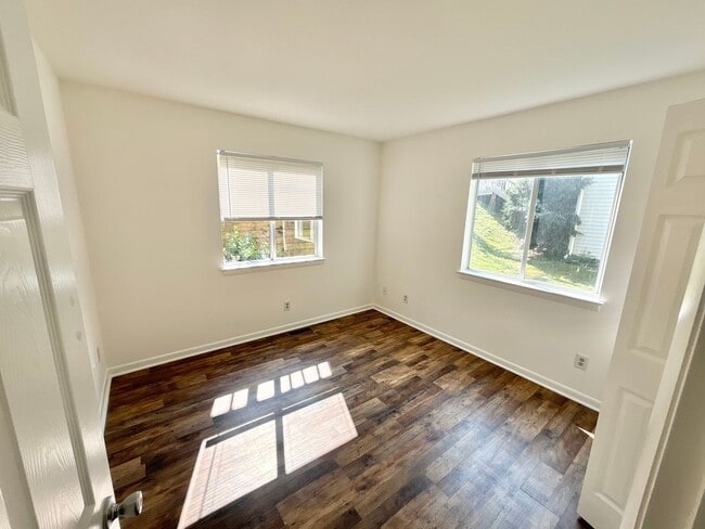 Building Photo - 103 Westerly Ave