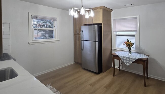 Building Photo - 238 High St