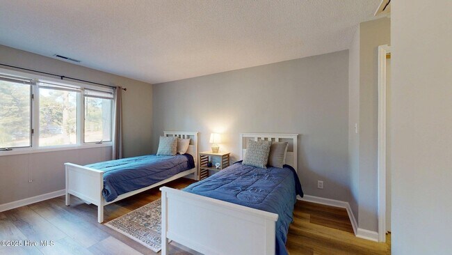 Building Photo - 704 Dover St