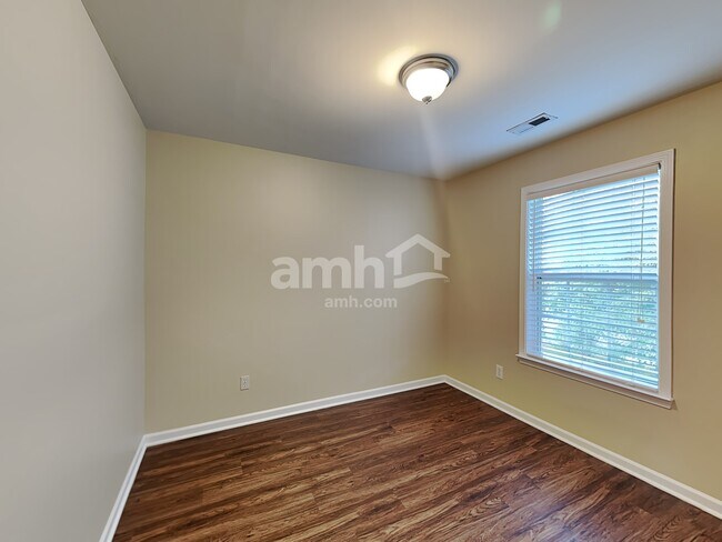 Building Photo - 15674 Birkdale Commons Pky