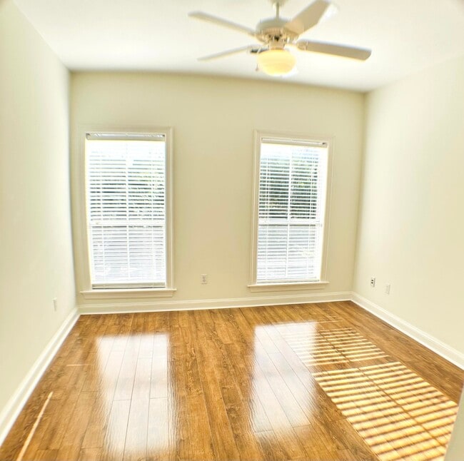 Building Photo - 913 Birdsall St