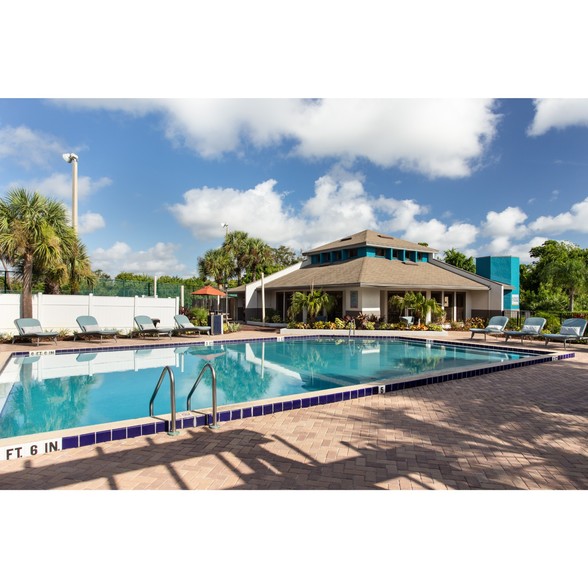 The Harbours Apartments - Melbourne, FL | Apartment Finder