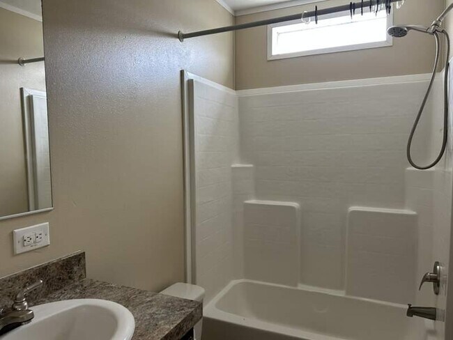 Building Photo - 6941 MacDonald Ct