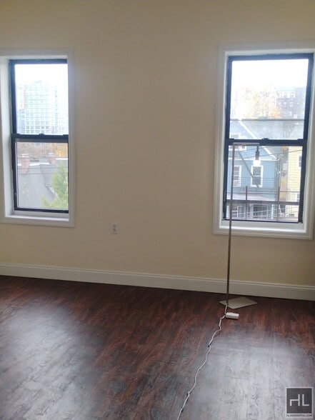 Primary Photo - Sherwood Avenue Yonkers