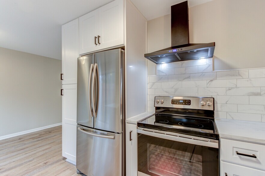 Building Photo - 48 Clark St