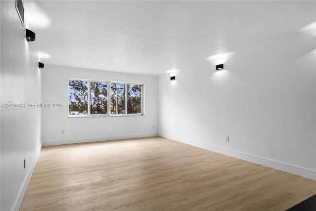 Building Photo - 14840 Naranja Lakes Blvd