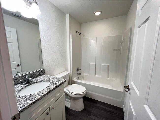 Building Photo - 52 Maple Dr