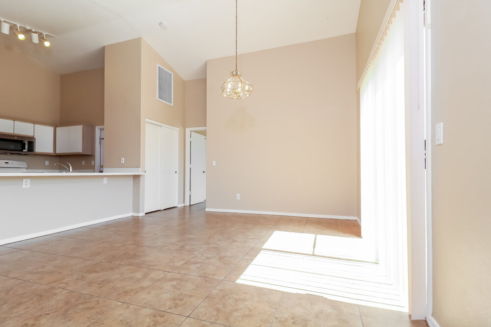 Building Photo - 9015 W Roanoke Ave