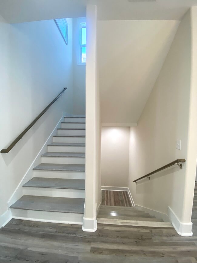 Building Photo - 137 Marblehead Dr