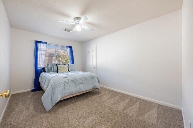 Building Photo - 4435 Hunters Lodge Dr