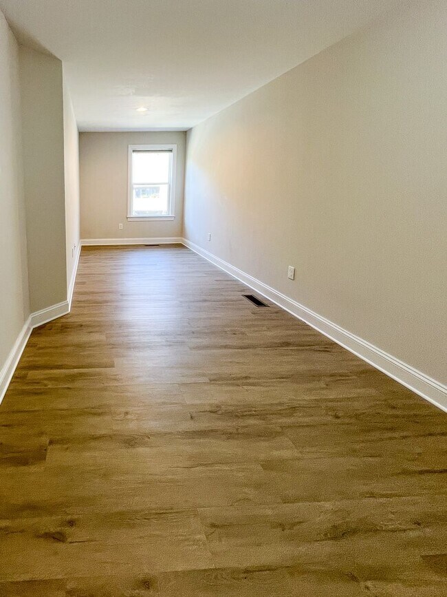 Building Photo - 1529 Birnam Dr