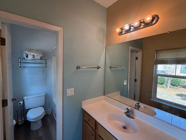 Building Photo - 3340 Billings St