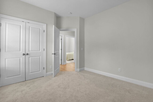 Building Photo - Spacious 5BR/3BA Home with Lagoon View on Quiet Cul-de-Sac!