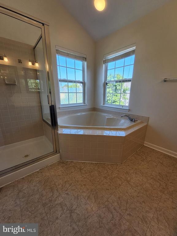 Building Photo - 20939 Calais Terrace