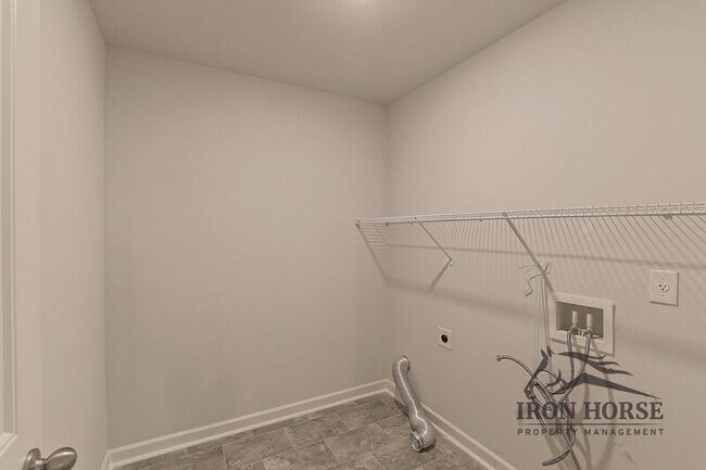 Building Photo - 835 Baker View Ln