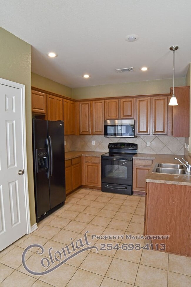 Building Photo - AVAILABLE SOON!