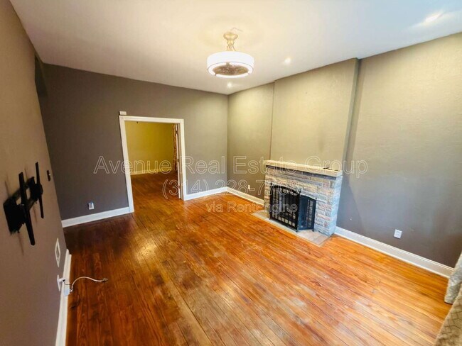 Building Photo - 1855 Russell Blvd