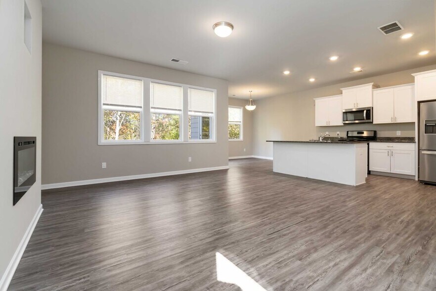 Building Photo - 78 Denver Ave