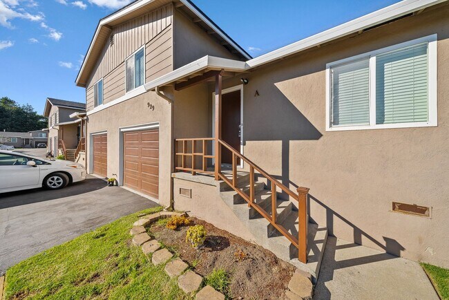 Building Photo - Coastal Comfort in Pleasure Point – Modern...